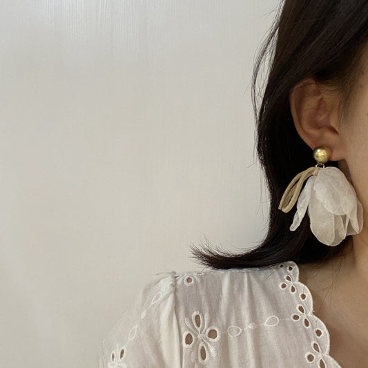 Mori Beige Petal Earings - WinnieRose